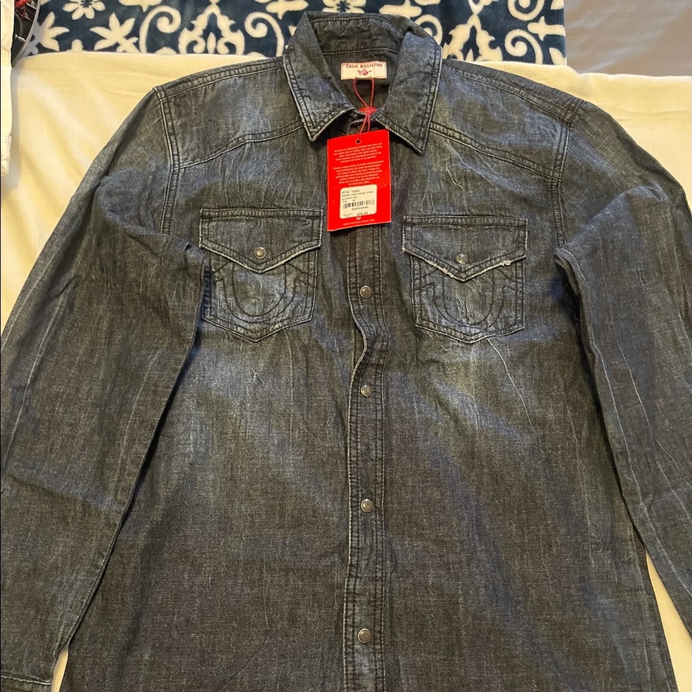 Men’s long sleeve shirt